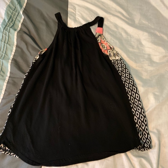 Patterned Tank Top - Picture 2 of 5